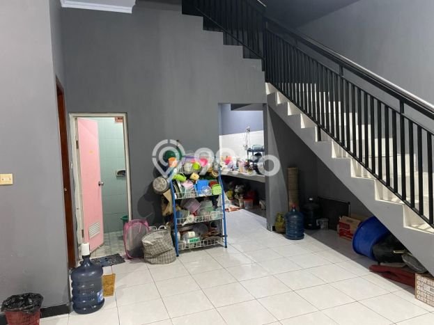 Rumah Modern Minimalis 10 Kamar Bisa Langsung Pindah di Wiyung Rumah Modern Minimalis 10 Kamar Bisa Langsung Pindah di Wiyung