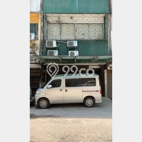 Ruko Dijual di Prime Area Jakarta Timur Luas 337m2 Ruko Dijual di Prime Area Jakarta Timur Luas 337m2