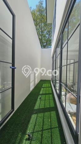 Dijual Rumah Mewah Elegan Dengan View Cantik di Citraland, Surabaya Dijual Rumah Mewah Elegan Dengan View Cantik di Citraland, Surabaya