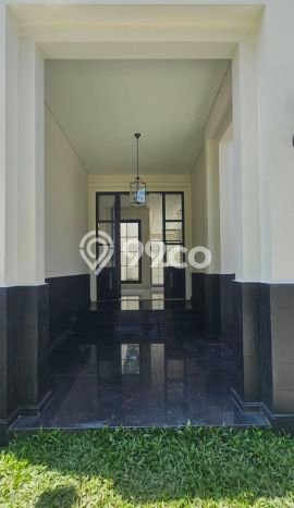 Dijual Rumah Mewah Elegan Dengan View Cantik di Citraland, Surabaya Dijual Rumah Mewah Elegan Dengan View Cantik di Citraland, Surabaya