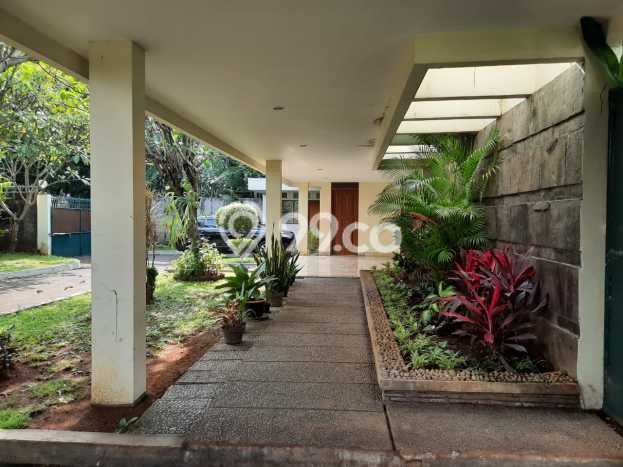 Disewakan Rumah Harga Terjangkau di Kemang Jakarta Selatan dengan 5 Kamar Tidur Disewakan Rumah Harga Terjangkau di Kemang Jakarta Selatan dengan 5 Kamar Tidur