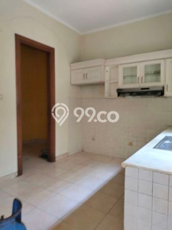 Sewa Rumah Murah di Ampera Jakarta Selatan dengan 5 Kamar Tidur Sewa Rumah Murah di Ampera Jakarta Selatan dengan 5 Kamar Tidur