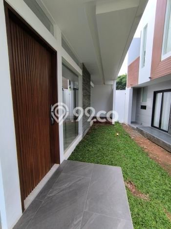 Rumah Idaman Keluarga LB 240m² Lokasi Sejuk di BSD The Icon, Tangerang Rumah Idaman Keluarga LB 240m² Lokasi Sejuk di BSD The Icon, Tangerang