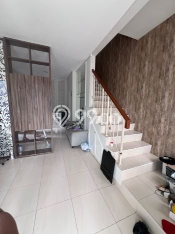 Disewakan! Rumah 3 Kamar Tidur &
2 Kamar Mandi di BSD, Tangerang Disewakan! Rumah 3 Kamar Tidur &
2 Kamar Mandi di BSD, Tangerang