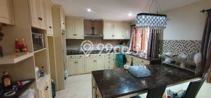 For Sale! Luxury House LT 350m2 Desain Modern di Thamrin For Sale! Luxury House LT 350m2 Desain Modern di Thamrin