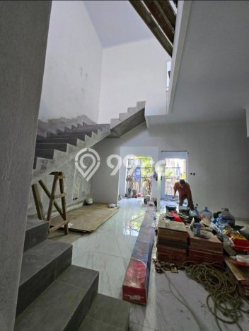 Rumah Elit Modern Tanpa Renovasi di Meruya Jakarta Barat Rumah Elit Modern Tanpa Renovasi di Meruya Jakarta Barat
