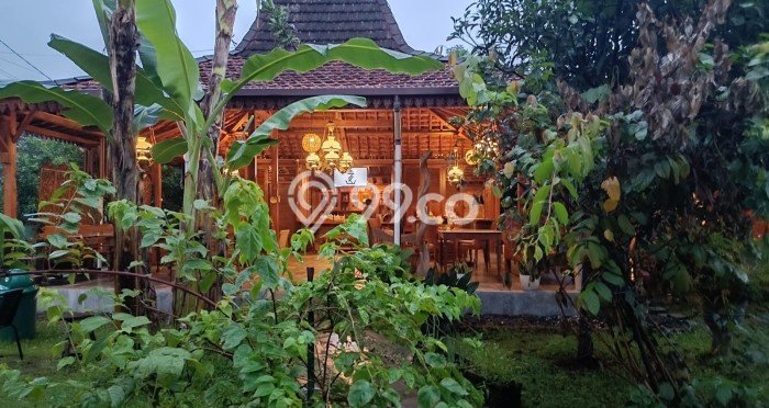 Disewakan Ruko komersial di Ngaglik luas bangunan 100m2 Disewakan Ruko komersial di Ngaglik luas bangunan 100m2
