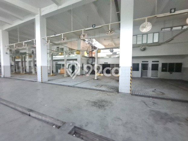 Unit Komersial Disewakan di BSD di Area Ramai & Strategis Unit Komersial Disewakan di BSD di Area Ramai & Strategis