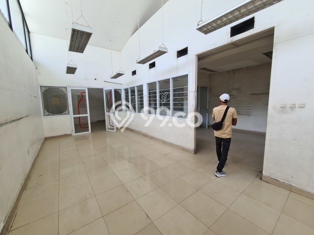 Disewakan Komersial di Kawasan Ramai Tomang Luas 1200m2 Disewakan Komersial di Kawasan Ramai Tomang Luas 1200m2