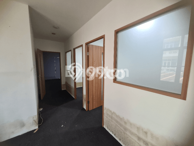 Disewakan Ruko di Kawasan Ramai Senayan Luas 330m2 Disewakan Ruko di Kawasan Ramai Senayan Luas 330m2
