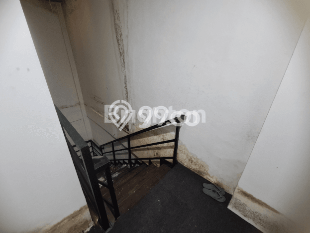 Disewakan Ruko di Kawasan Ramai Senayan Luas 330m2 Disewakan Ruko di Kawasan Ramai Senayan Luas 330m2