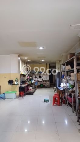 Disewakan Ruko di Kawasan Ramai Taman Ratu Luas 1150m2 Disewakan Ruko di Kawasan Ramai Taman Ratu Luas 1150m2