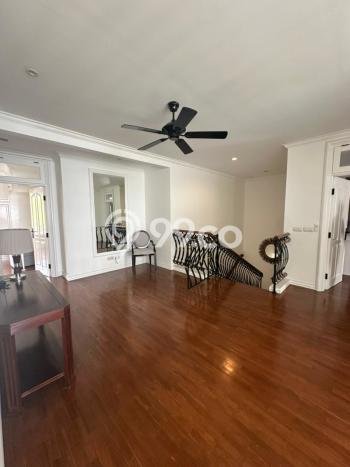 Sewa Rumah Strategis LT 422m2 / LB 650m2 di Pondok Indah, Jakarta Selatan Sewa Rumah Strategis LT 422m2 / LB 650m2 di Pondok Indah, Jakarta Selatan