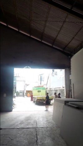 Gudang Dijual di Jakarta Selatan LT 1052m2 & LB 800m2 Lokasi Terbaik! Gudang Dijual di Jakarta Selatan LT 1052m2 & LB 800m2 Lokasi Terbaik!