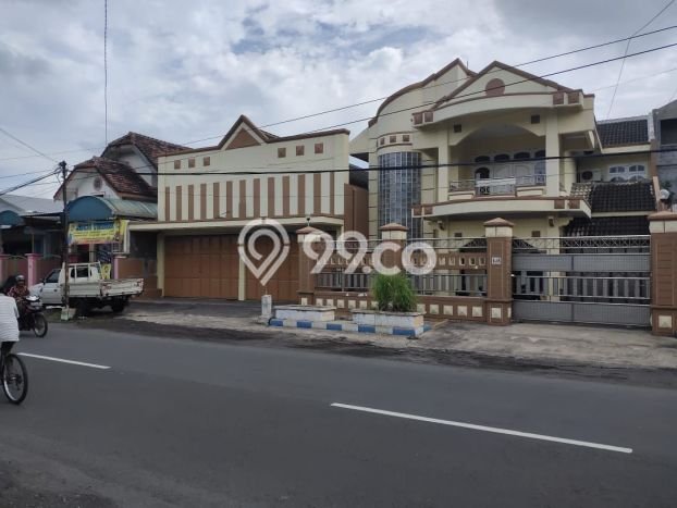 Dijual Hunian Mewah dengan Fasilitas Sekitar Komplit di Lumajang, Lumajang Dijual Hunian Mewah dengan Fasilitas Sekitar Komplit di Lumajang, Lumajang