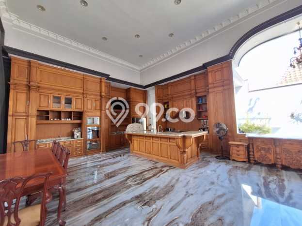 Rumah Mewah LB 800m2 Siap Pakai Desain Elegan di Sentul City, Bogor Rumah Mewah LB 800m2 Siap Pakai Desain Elegan di Sentul City, Bogor