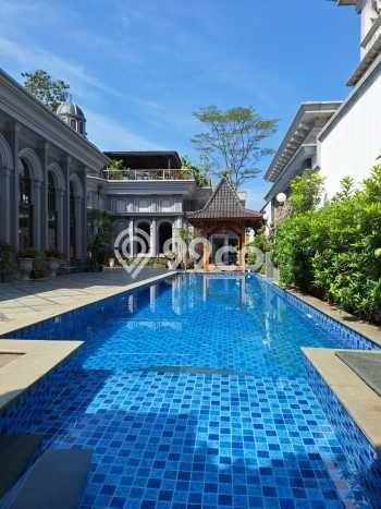Rumah Mewah LB 800m2 Siap Pakai Desain Elegan di Sentul City, Bogor Rumah Mewah LB 800m2 Siap Pakai Desain Elegan di Sentul City, Bogor