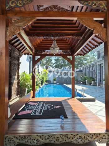 Rumah Mewah LB 800m2 Siap Pakai Desain Elegan di Sentul City, Bogor Rumah Mewah LB 800m2 Siap Pakai Desain Elegan di Sentul City, Bogor