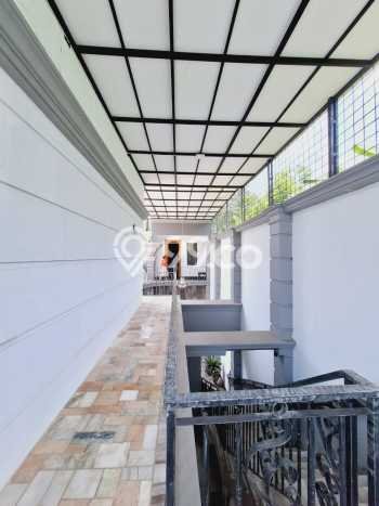 Rumah Mewah LB 800m2 Siap Pakai Desain Elegan di Sentul City, Bogor Rumah Mewah LB 800m2 Siap Pakai Desain Elegan di Sentul City, Bogor