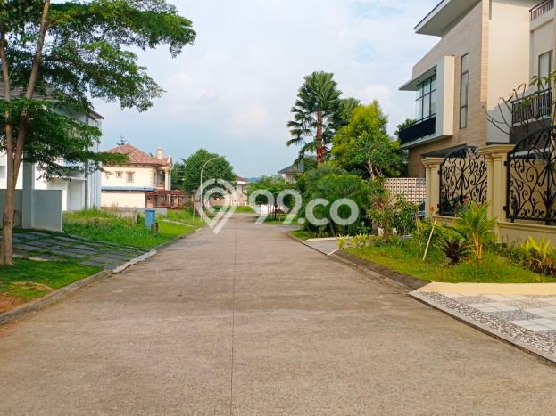 Rumah Strategis di Sentul City, Dekat Kawasan Bisnis, Bogor - LT 261m² Rumah Strategis di Sentul City, Dekat Kawasan Bisnis, Bogor - LT 261m²