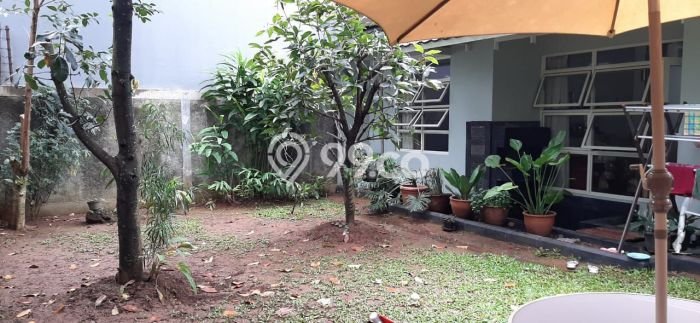 Rumah Siap Huni LT 277m² / LB 100m² di Kawasan Bisnis Sentul City, Bogor Rumah Siap Huni LT 277m² / LB 100m² di Kawasan Bisnis Sentul City, Bogor