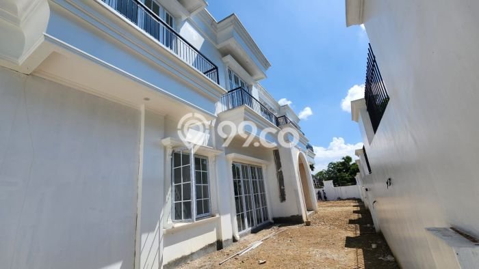 Ready to Use! Luxury House LT 960m2 Desain Elegan di Sentul City Ready to Use! Luxury House LT 960m2 Desain Elegan di Sentul City