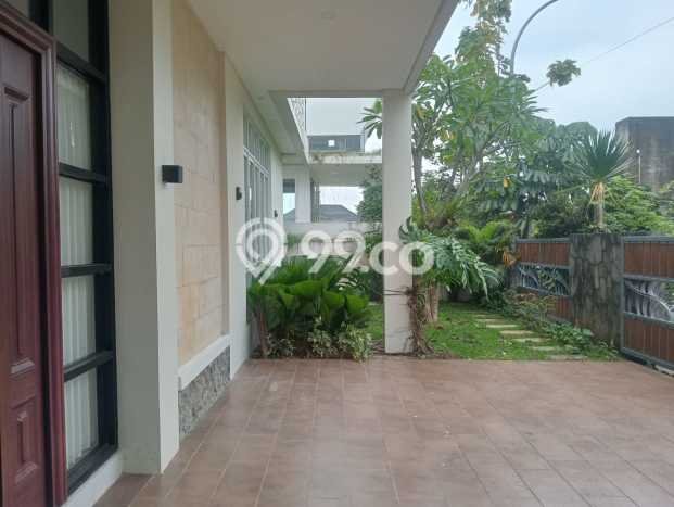 Rumah Elit LB 357m2 Siap Huni Desain Elegan di Sentul City, Bogor Rumah Elit LB 357m2 Siap Huni Desain Elegan di Sentul City, Bogor