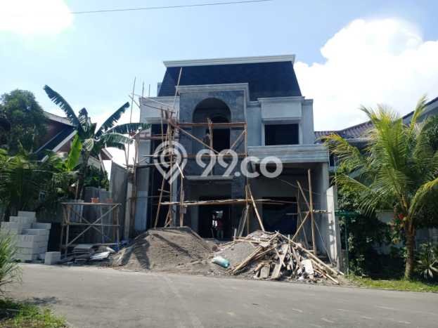 Ready to Use! Luxury House LT 269m2 Desain Elegan di Sentul City Ready to Use! Luxury House LT 269m2 Desain Elegan di Sentul City