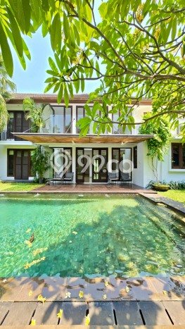 Sewa Rumah Strategis di Kemang LT 1200m2 / LB 650m2 Siap Huni Sewa Rumah Strategis di Kemang LT 1200m2 / LB 650m2 Siap Huni