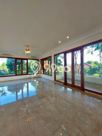 Hunian Modern Disewakan di Pejaten Jakarta Selatan 4 KT & 4 KM Hunian Modern Disewakan di Pejaten Jakarta Selatan 4 KT & 4 KM