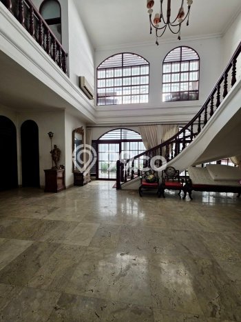 Hunian Elit LB 700m2 Siap Pakai Desain Elegan di Pondok Indah, Jakarta Selatan Hunian Elit LB 700m2 Siap Pakai Desain Elegan di Pondok Indah, Jakarta Selatan