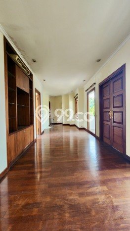 Rumah Mewah LB 800m2 Siap Huni Desain Elegan di patra kuningan, Jakarta Selatan Rumah Mewah LB 800m2 Siap Huni Desain Elegan di patra kuningan, Jakarta Selatan