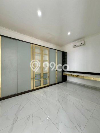 Dijual Rumah Luas Elegan Dengan View Eksklusif di Tanjung Barat, Jakarta Selatan Dijual Rumah Luas Elegan Dengan View Eksklusif di Tanjung Barat, Jakarta Selatan