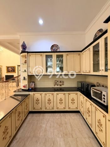 Dijual Hunian Mewah dengan Fasilitas Sekitar Komplit di Kebayoran Baru, Jakarta Selatan Dijual Hunian Mewah dengan Fasilitas Sekitar Komplit di Kebayoran Baru, Jakarta Selatan
