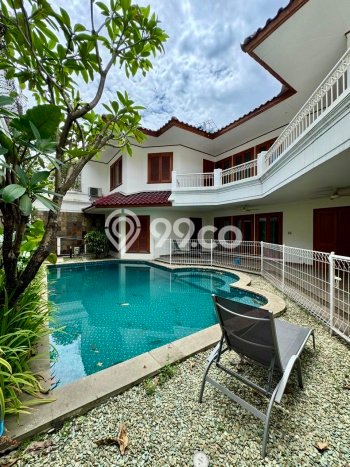 Rumah Elit Modern Tanpa Renovasi di Pondok Indah Jakarta Selatan Rumah Elit Modern Tanpa Renovasi di Pondok Indah Jakarta Selatan