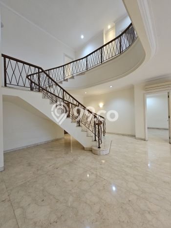 Hunian Mewah LB 600m2 Siap Pakai Desain Elegan di Pondok Indah, Jakarta Selatan Hunian Mewah LB 600m2 Siap Pakai Desain Elegan di Pondok Indah, Jakarta Selatan