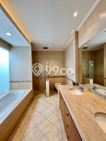 Rumah Mewah LB 550m2 Siap Huni Desain Elegan di Kemang, Jakarta Selatan Rumah Mewah LB 550m2 Siap Huni Desain Elegan di Kemang, Jakarta Selatan