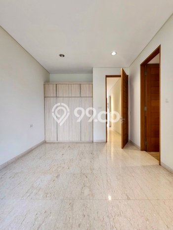 Rumah Elit Modern Tanpa Renovasi di Kemang Jakarta Selatan Rumah Elit Modern Tanpa Renovasi di Kemang Jakarta Selatan