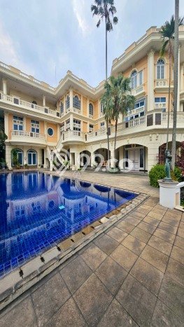 Jual Rumah Mewah Elegan Dengan View Cantik di Kemang, Jakarta Selatan Jual Rumah Mewah Elegan Dengan View Cantik di Kemang, Jakarta Selatan
