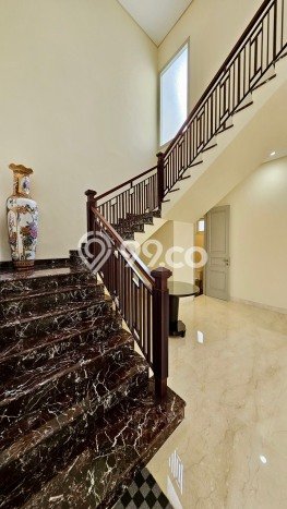 Ready to Use! Luxury House LT 420m2 Desain Elegan di Pondok Indah Ready to Use! Luxury House LT 420m2 Desain Elegan di Pondok Indah