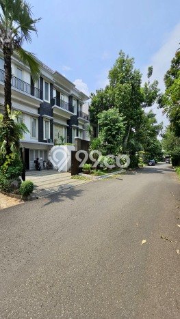 Ready to Use! Luxury House LT 420m2 Desain Elegan di Pondok Indah Ready to Use! Luxury House LT 420m2 Desain Elegan di Pondok Indah