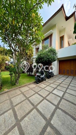 Dijual Rumah Luas Elegan Dengan View Eksklusif di Kemang, Jakarta Selatan Dijual Rumah Luas Elegan Dengan View Eksklusif di Kemang, Jakarta Selatan