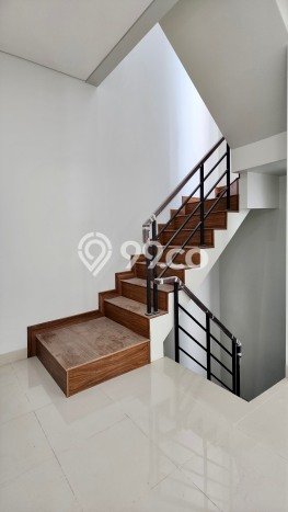 Rumah Eksklusif Siap Huni LT 119m2 di Cinere, Depok Rumah Eksklusif Siap Huni LT 119m2 di Cinere, Depok