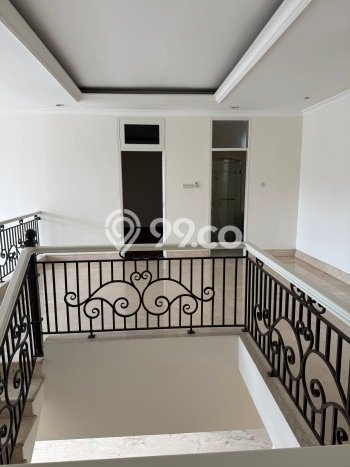 Sewa Rumah Murah di Pondok Indah Jakarta Selatan dengan 5 KT Sewa Rumah Murah di Pondok Indah Jakarta Selatan dengan 5 KT