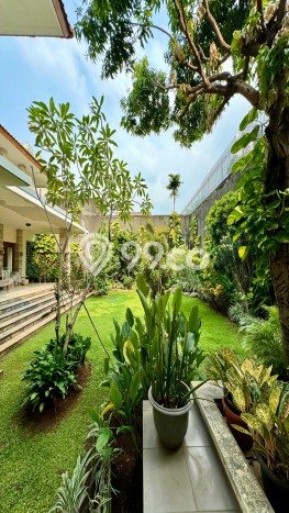 Dijual Rumah Luas Elegan Dengan View Eksklusif di Kemang, Jakarta Selatan Dijual Rumah Luas Elegan Dengan View Eksklusif di Kemang, Jakarta Selatan