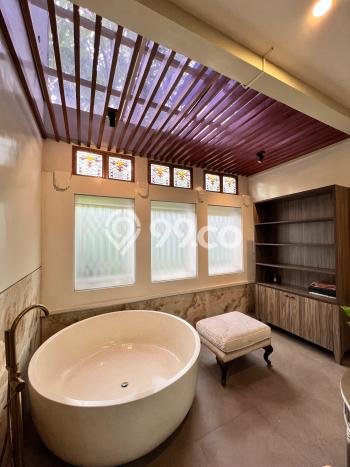 Rumah Luxury Modern Tanpa Renovasi di Pondok Indah Jakarta Selatan Rumah Luxury Modern Tanpa Renovasi di Pondok Indah Jakarta Selatan