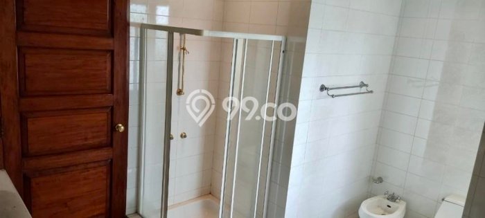 Rumah Luxury di Jakarta Selatan Strategis Kondisi Terawat Rumah Luxury di Jakarta Selatan Strategis Kondisi Terawat
