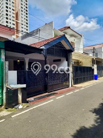 Siap Huni Hunian Elit 4 Kamar di Cilandak Dekat ke Mana Saja Siap Huni Hunian Elit 4 Kamar di Cilandak Dekat ke Mana Saja
