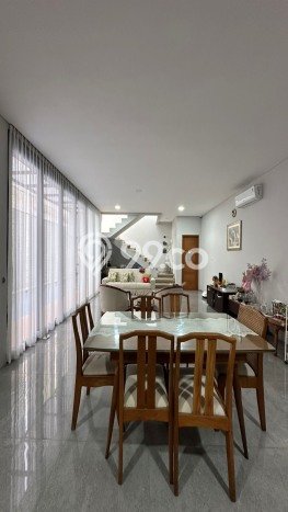 Dijual Rumah Premium dengan Fasilitas Sekitar Komplit di Cilandak, Jakarta Selatan Dijual Rumah Premium dengan Fasilitas Sekitar Komplit di Cilandak, Jakarta Selatan