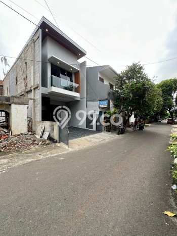 For Sale Rumah 3 Kamar Lokasi Strategis Bagus dan Strategis di Pasar Minggu For Sale Rumah 3 Kamar Lokasi Strategis Bagus dan Strategis di Pasar Minggu